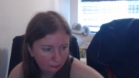 Snapshot of jenisandpeter chatting on July 2026 06:17:01 AM JenisAndPeter online show from July 2026 06:17:01 AM