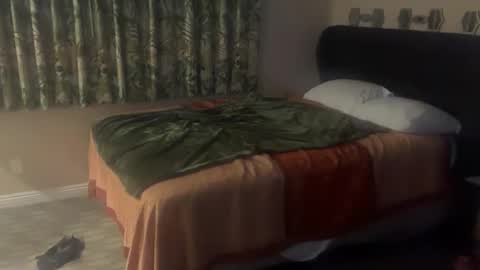 jennacarlos26 online show from April 2026 08:28:02 AM