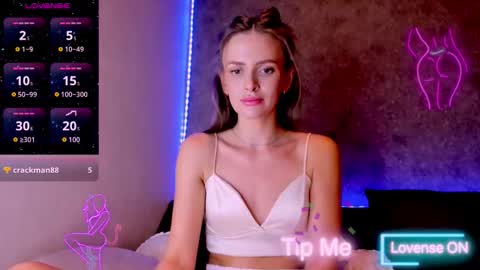 Jess online show from November 2025 10:59:01 AM