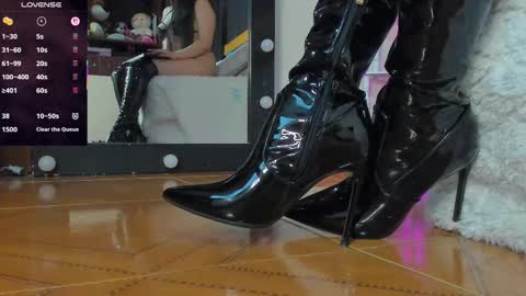                online show from October 2025 10:51:02 PM