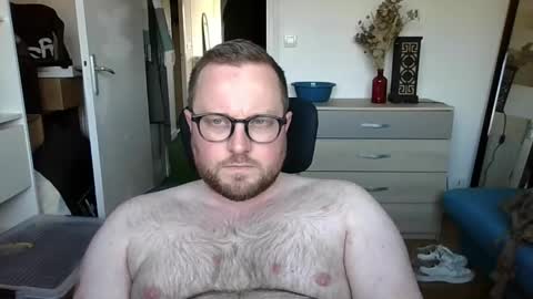 jeuneloup92 online show from March 2026 05:08:01 PM