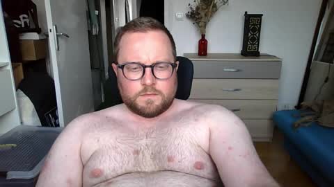 jeuneloup92 online show from April 2026 05:07:01 PM