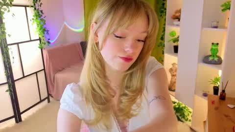 Gwen online show from April 2026 08:13:02 PM