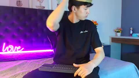 Jheampiero online show from March 2026 10:16:01 PM