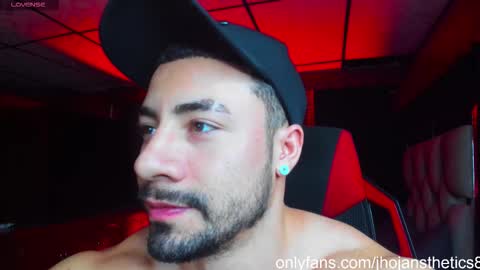 Jhojan Strong  online show from October 2025 11:26:02 PM