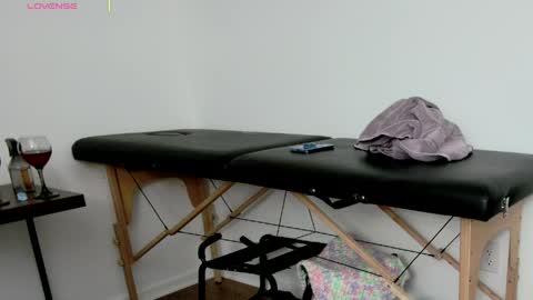 Nicole  Allen online show from May 2026 12:29:02 AM
