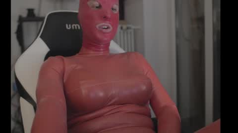 Snapshot of joanesxfree chatting on September 2025 07:30:01 PM The sweetest toy online show from September 2025 07:30:01 PM