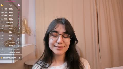 Mia online show from January 2025 12:21:01 PM