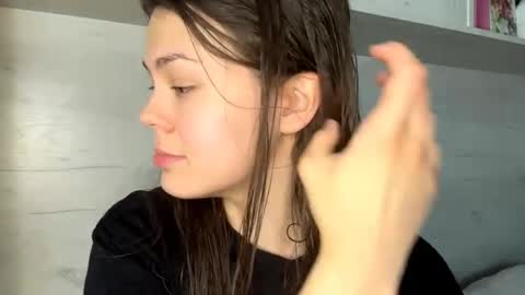Mila online show from April 2026 10:54:02 AM