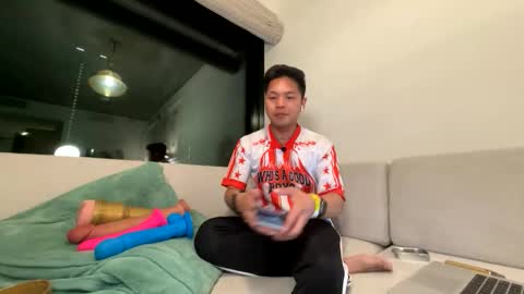Joey De la Cruz online show from May 2026 10:44:02 AM