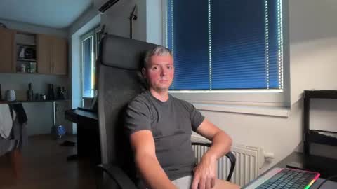 Jogger1991 online show from June 2026 06:14:01 PM