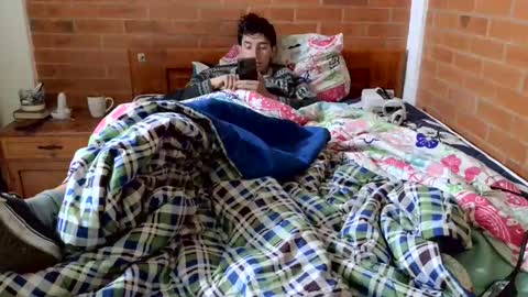 johan70nsexy online show from April 2026 01:04:02 PM