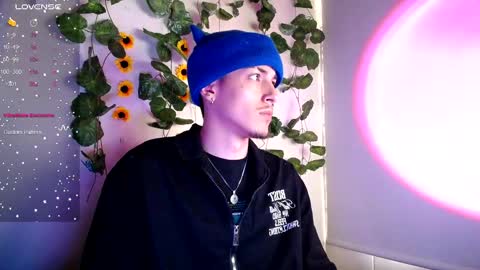 johan_parker222 online show from September 2025 09:20:02 PM