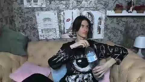 john__strong online show from July 2026 03:17:01 PM