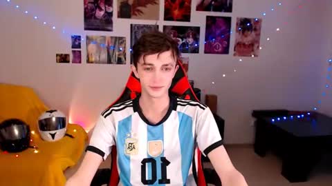 Snapshot of john_winx chatting on June 2026 03:01:02 PM john_winx online show from June 2026 03:01:02 PM
