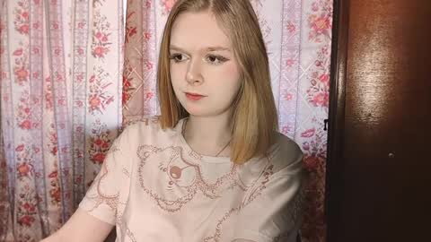 Snapshot of johnettebrackbill chatting on April 2026 07:39:01 AM SofiaOweenss online show from April 2026 07:39:01 AM