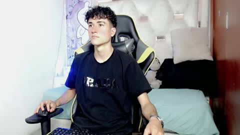 johnny_cagee online show from January 2026 04:05:01 AM