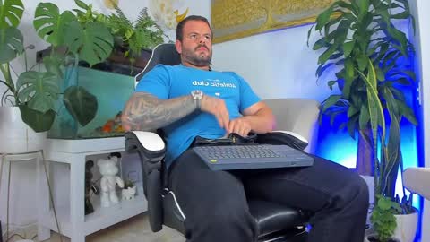 JOHNNY online show from April 2026 11:32:02 PM