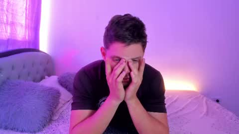 johnycooper08 online show from July 2026 12:19:02 PM