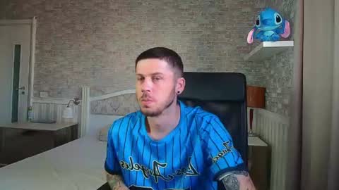 Snapshot of jonahshaw chatting on July 2026 05:15:01 AM JonahShaw online show from July 2026 05:15:01 AM