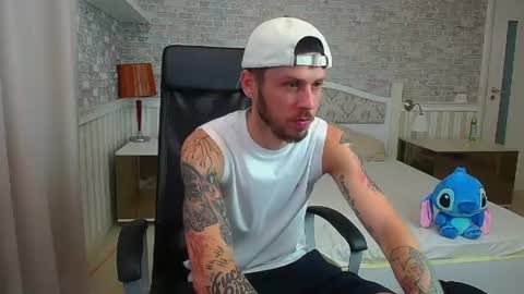 Snapshot of jonahshaw chatting on July 2026 04:49:01 AM JonahShaw online show from July 2026 04:49:01 AM