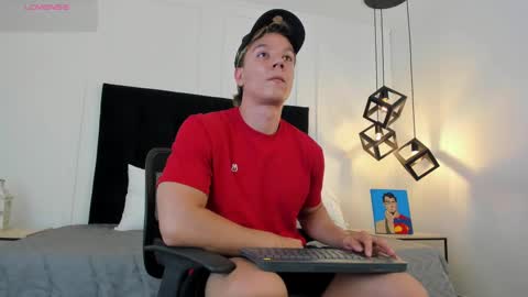 Jonathan Danielss  online show from March 2025 03:31:01 PM