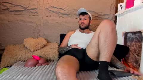 Snapshot of jonathan_rivers chatting on June 2026 09:45:01 PM Jonathan RiversNew online show from June 2026 09:45:01 PM