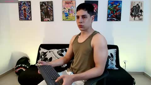 Instagram jonathanfit14 online show from April 2026 11:17:02 PM