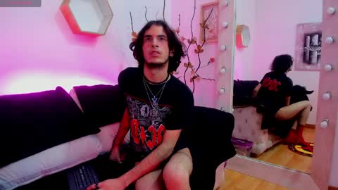 Snapshot of jonny_gilbert chatting on April 2026 03:09:01 PM jonny_gilbert online show from April 2026 03:09:01 PM