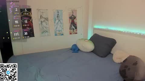 Mila online show from November 2025 02:33:02 AM