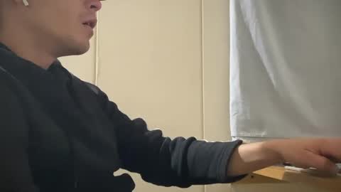 Nicolas online show from February 2026 02:05:01 AM