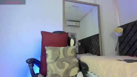 Snapshot of joshmiller___ chatting on June 2026 07:05:01 PM joshmiller___ online show from June 2026 07:05:01 PM