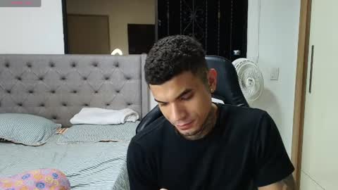 juan_gomez_1 online show from June 2026 03:55:01 AM