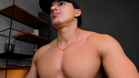Snapshot of juandres007 chatting on June 2026 01:54:01 AM JUANDRES online show from June 2026 01:54:01 AM