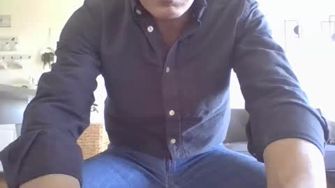 juanearth1 online show from April 2026 09:15:01 PM