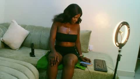 Snapshot of juicepussy16 chatting on June 2026 05:37:01 PM Juicepussy online show from June 2026 05:37:01 PM