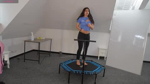 Elza online show from March 2026 12:10:02 PM