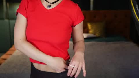 Snapshot of juicy_secrets_054 chatting on May 2026 07:02:02 AM Elza online show from May 2026 07:02:02 AM