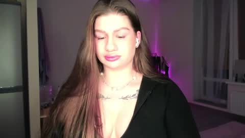 Elena online show from April 2026 08:10:01 PM