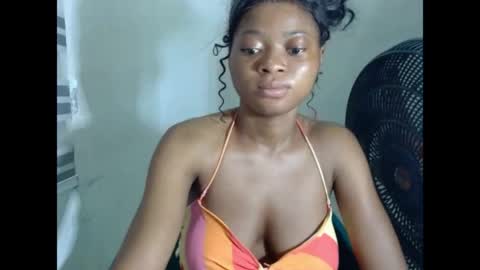 juicynpinkx online show from April 2026 08:24:01 AM