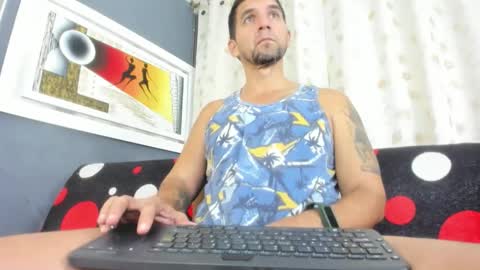 juleslake2 online show from April 2026 01:41:01 PM