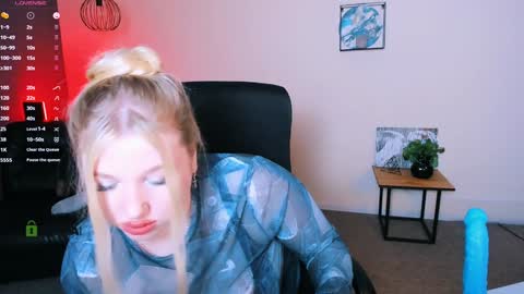 juli kisss online show from December 2024 07:32:02 PM