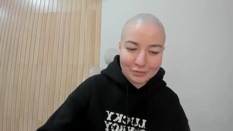 julia bright online show from April 2026 02:22:01 PM