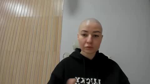 julia bright online show from April 2026 03:49:01 PM