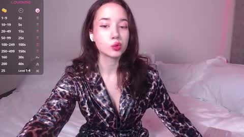 Snapshot of julia_ether chatting on November 2025 05:02:01 PM Julia online show from November 2025 05:02:01 PM