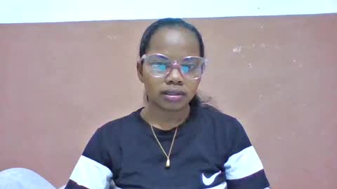juliah02 online show from July 2026 04:42:01 AM