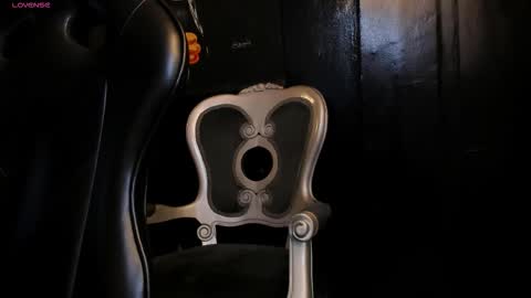 JULIAN  online show from January 2026 07:11:01 PM