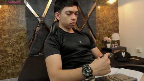 JULIAN  online show from February 2026 11:19:02 AM