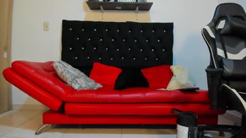 julian_wallace online show from March 2025 11:16:02 PM