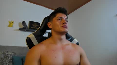 julian_wallace online show from October 2025 05:02:02 PM